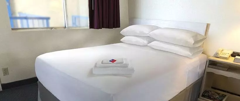 ２ダブルベッドのスタンダードルーム, Americas Best Value Inn & Suites Knoxville North