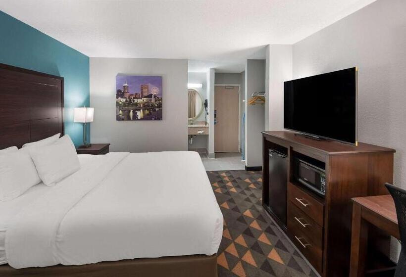 キングサイズベッドのスタンダードルーム, Clarion Pointe Indianapolis Northeast