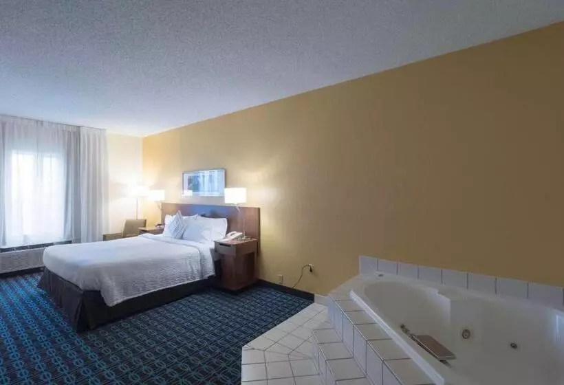 キングサイズベッドのスタンダードルーム, Fairfield Inn & Suites By Marriott Cleveland Streetsboro