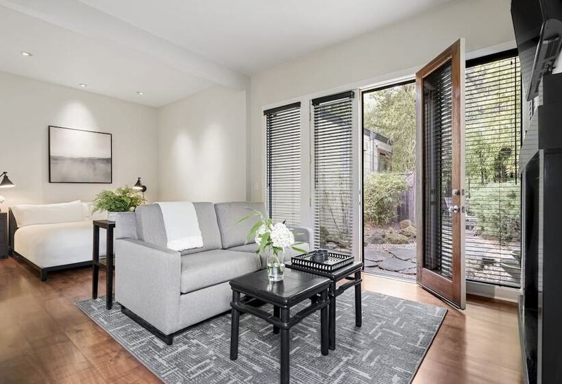 스위트, Gaige House