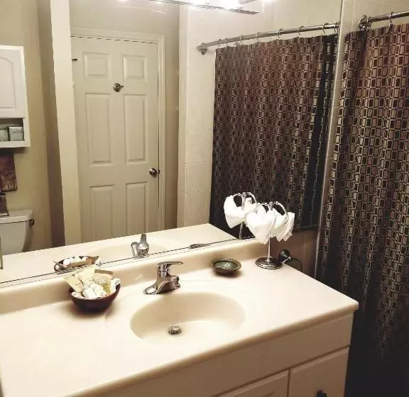 سوییت اجرایی, Los Gatos Garden Inn