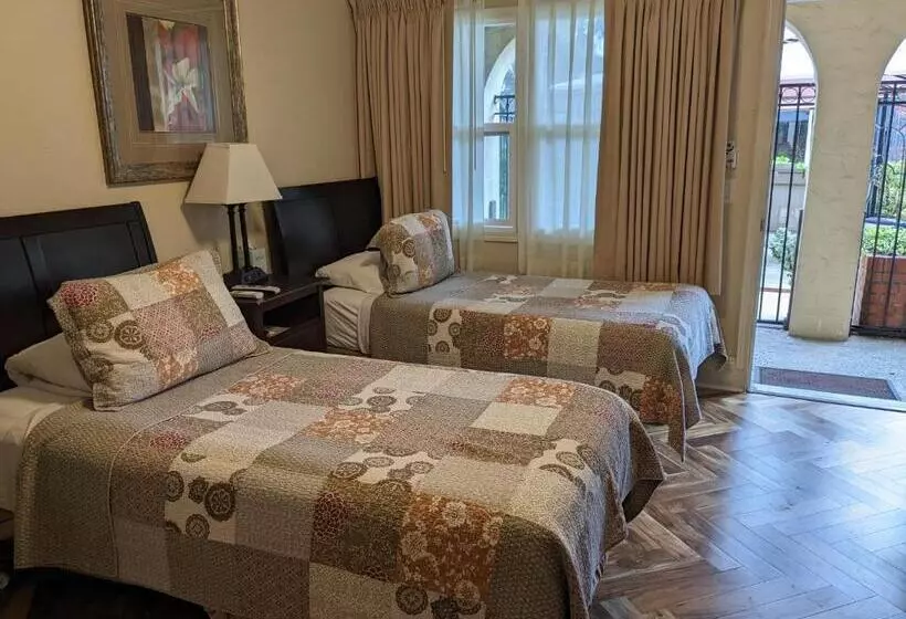 اتاق استاندارد, Los Gatos Garden Inn