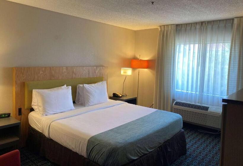 غرفة قياسية سرير كينج لذوى الإحتياجات الخاصة, Wingate By Wyndham Chandler Phoenix