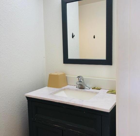 스탠다드 룸 킹사이즈 침대, Motel Garberville