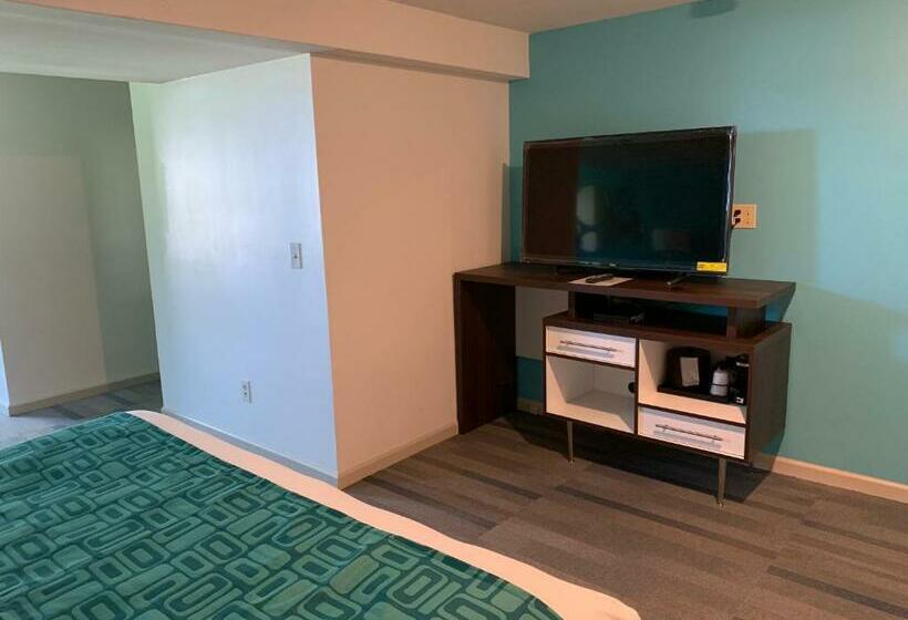 Стандартный Номер Кровать Кинг, Howard Johnson By Wyndham Williamstown