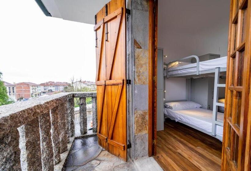 带阳台标准四人间, Albergue Mirador De Pedrouzo