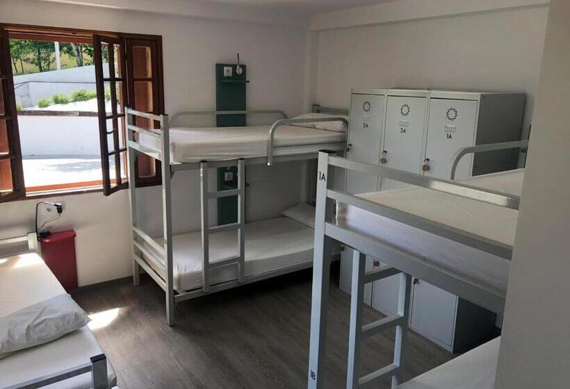 家庭间, Albergue Mirador De Pedrouzo