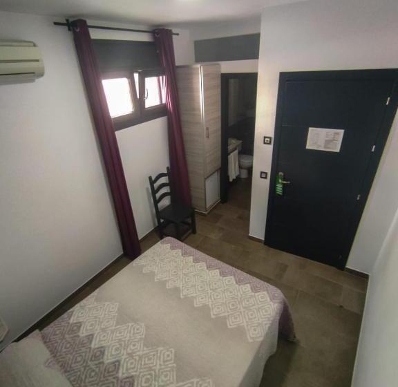 经济房, Hostal Maria Jose