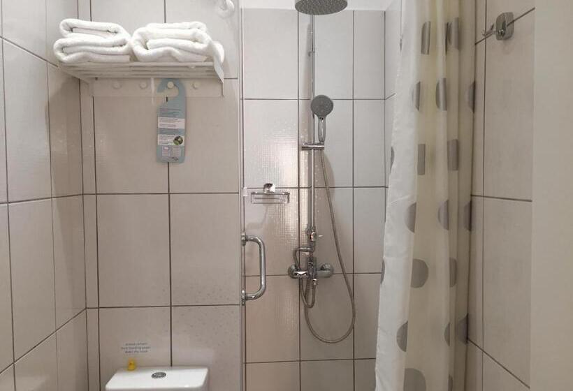 스탠다드 룸, Alexandris