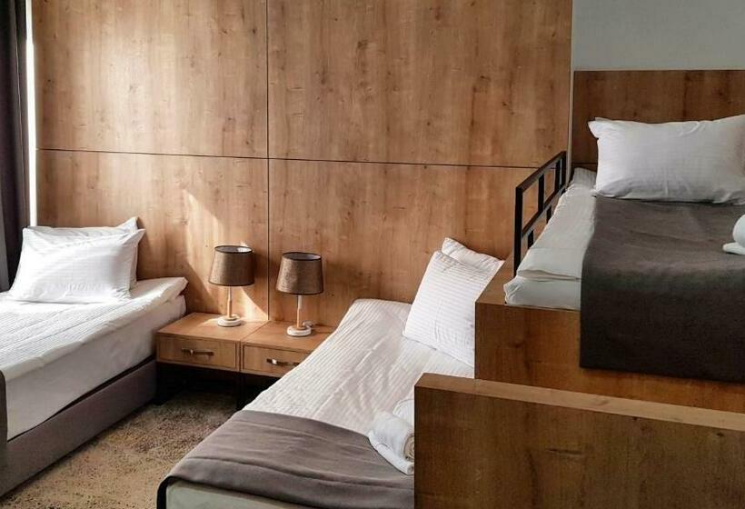 수피리어 룸, Alpha