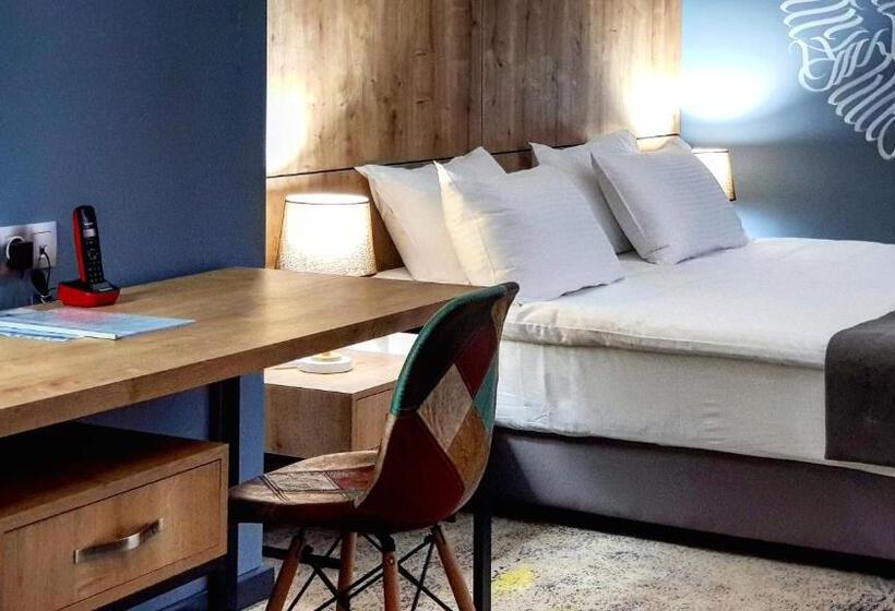 디럭스 룸, Alpha