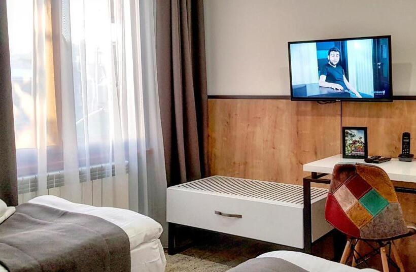 패밀리 스튜디오, Alpha