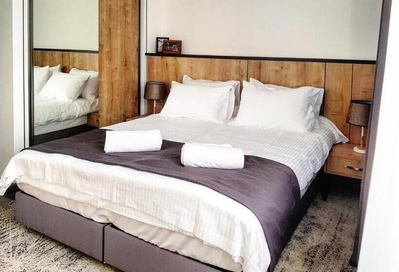 패밀리 스튜디오, Alpha