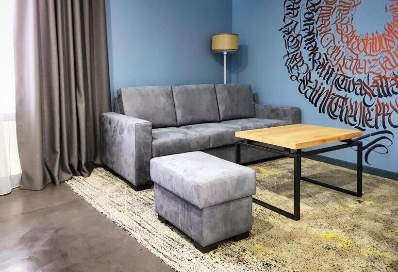 패밀리 스튜디오, Alpha