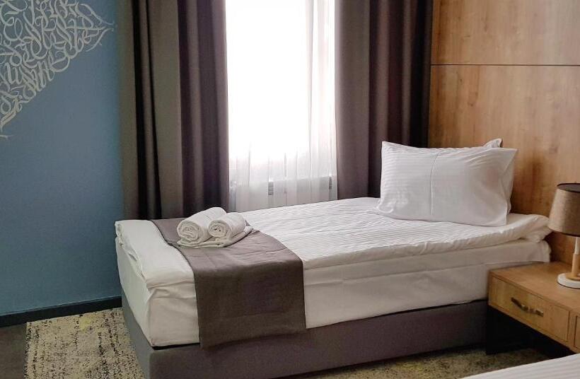 수피리어 룸, Alpha