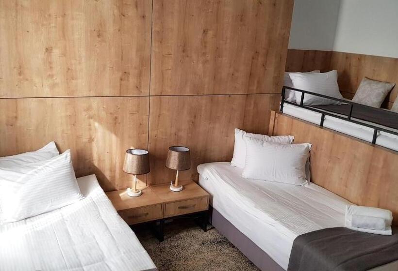 수피리어 룸, Alpha