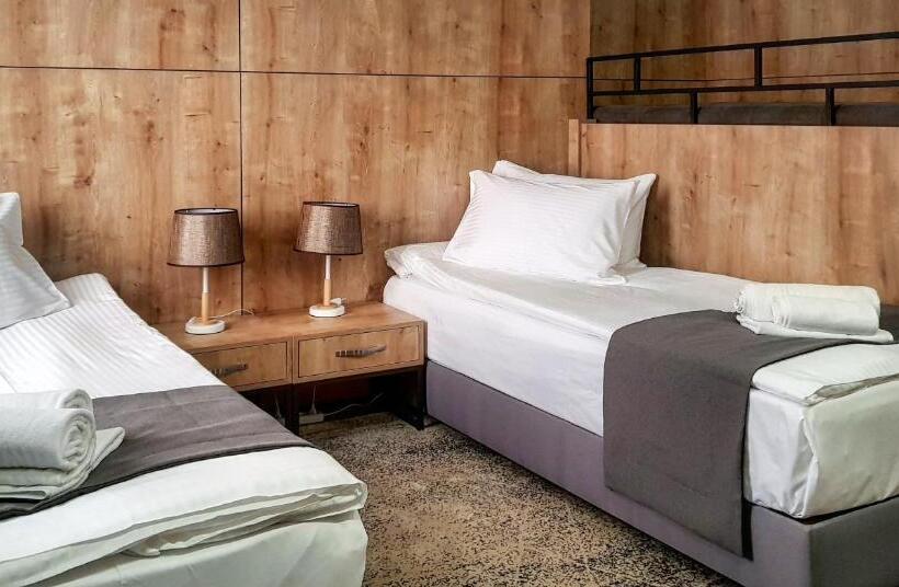 수피리어 룸, Alpha