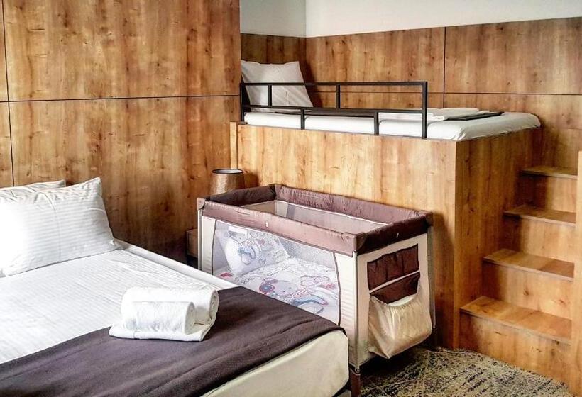 수피리어 룸, Alpha