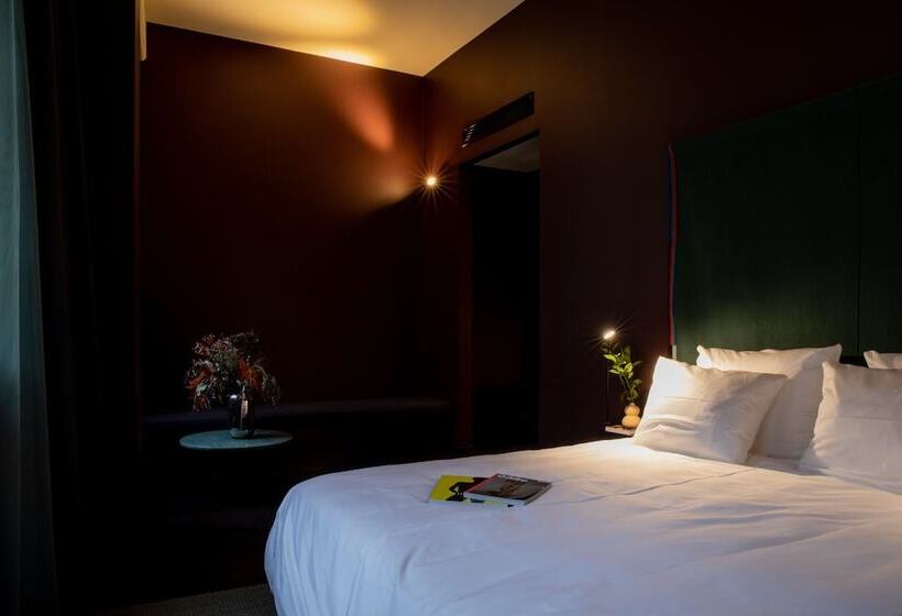 اتاق راحتی, Haus Im Tal