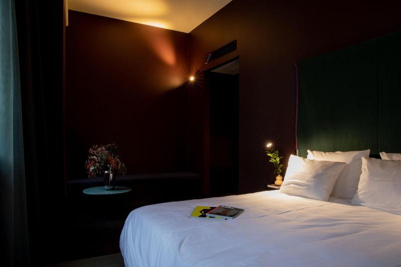 اتاق راحتی, Haus Im Tal