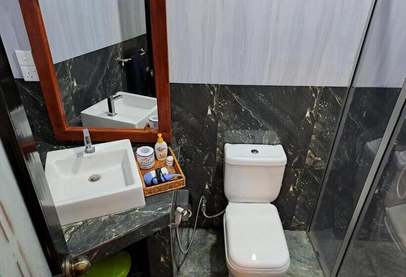 اتاق استاندارد سه تخته با چشم‌انداز استخر, The Nature Park Villa