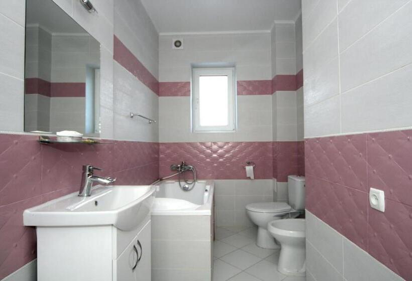 Chambre Triple Classique, гостьовий дім Tauer