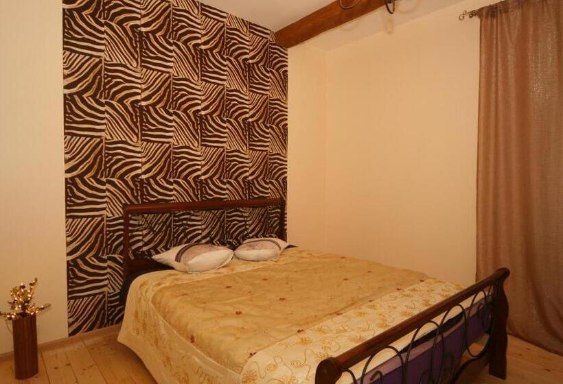 خانه 1 خوابه, гостьовий дім Tauer