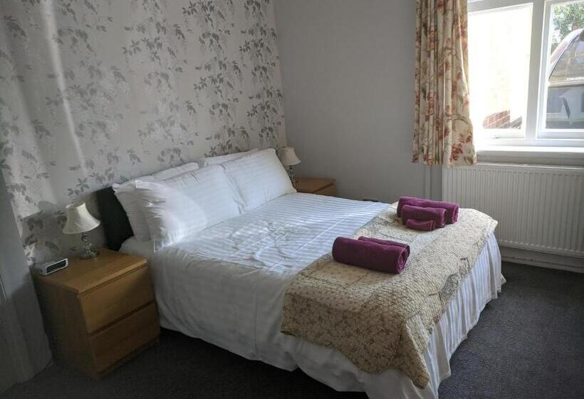 غرفة عائلية, Buile Hill Holiday Flats