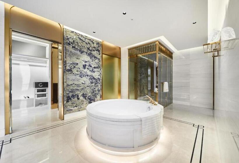 이그제큐티브 스위트 킹침대, Jin Bei Palace