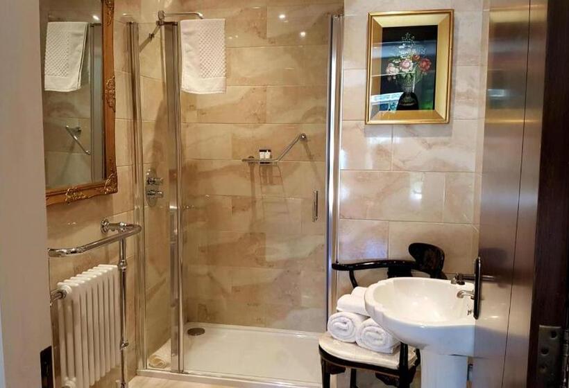 Студио Стандарт Вид на Сад, Heather House