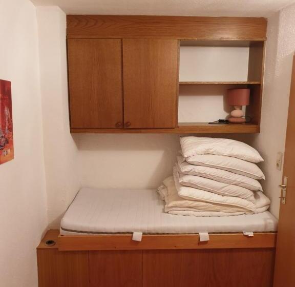 شقة غرفة واحدة, Haus Anderl