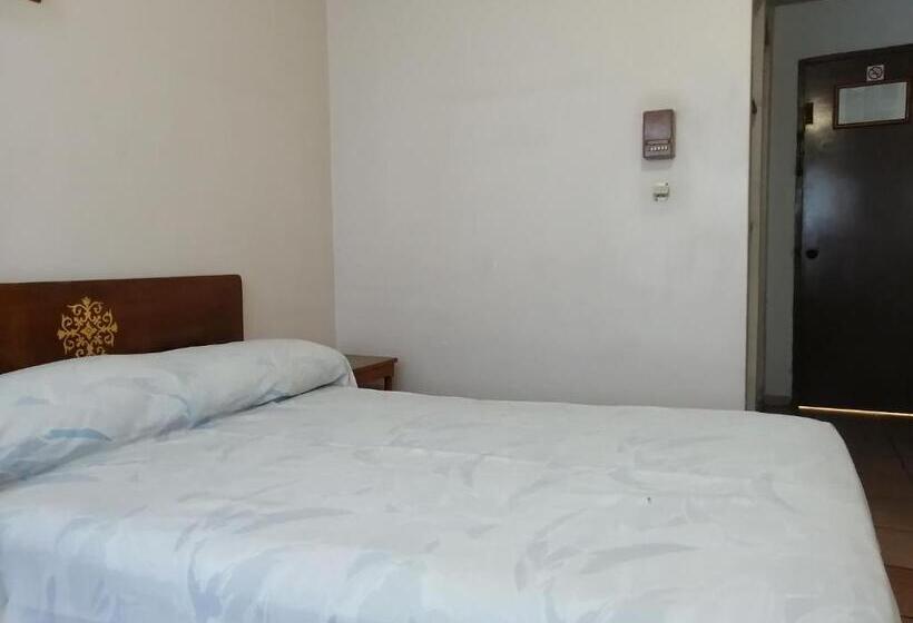 이코노미 룸, Acapulco