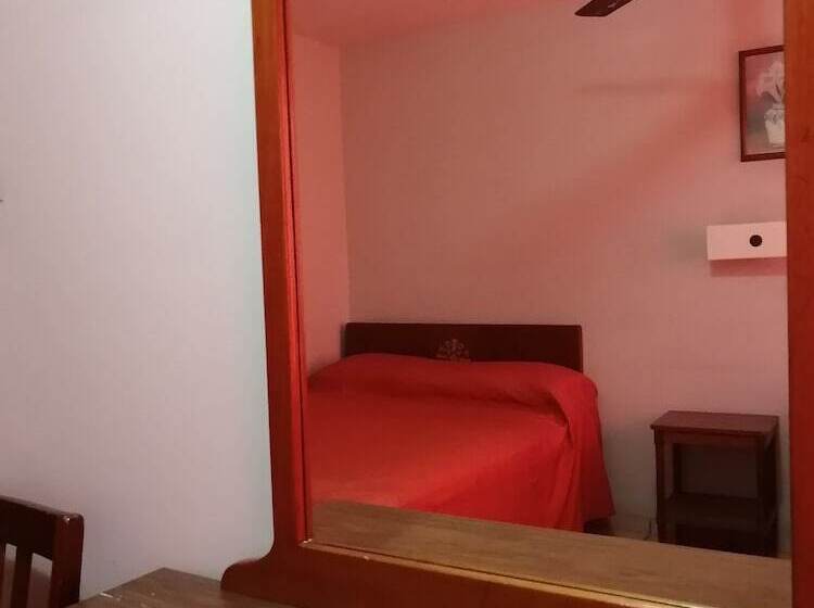 이코노미 룸, Acapulco