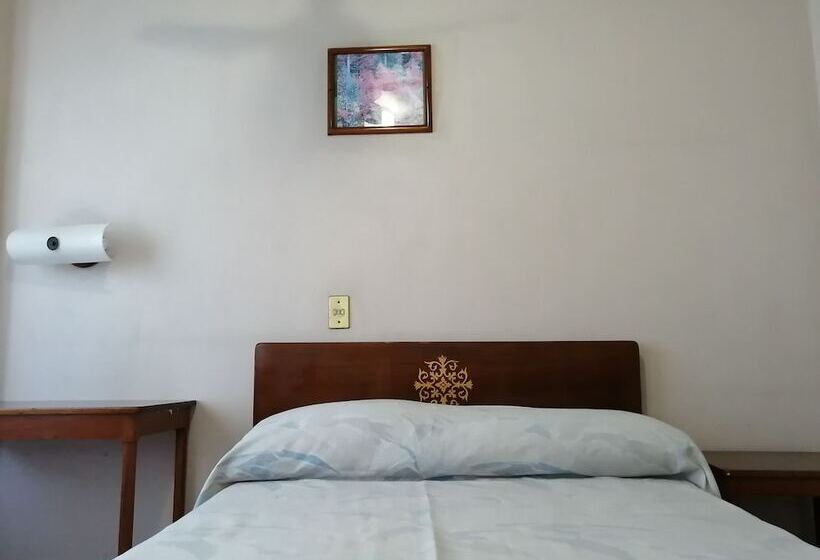 이코노미 룸, Acapulco