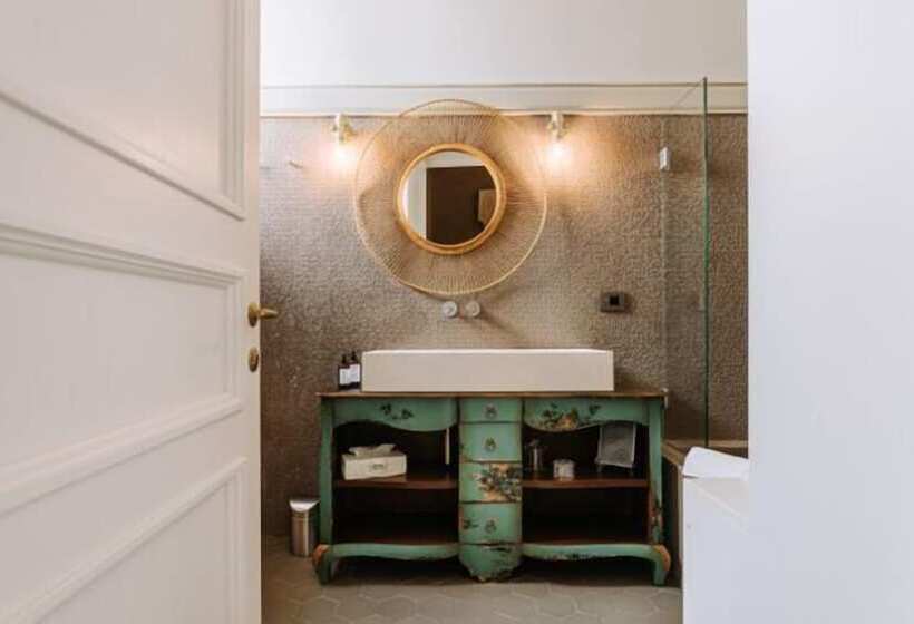 Люкс Повышенной Комфортности, Paragon 700 Boutique Hotel & Spa