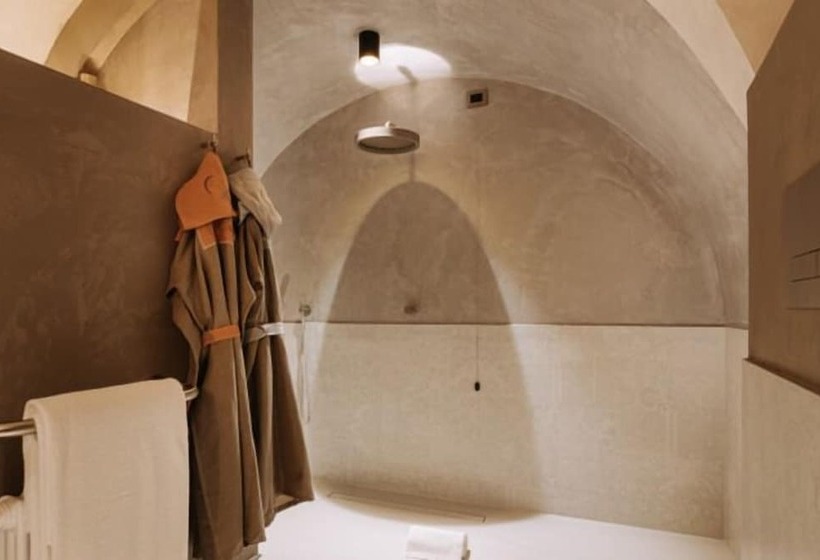 Люкс Повышенной Комфортности, Paragon 700 Boutique Hotel & Spa