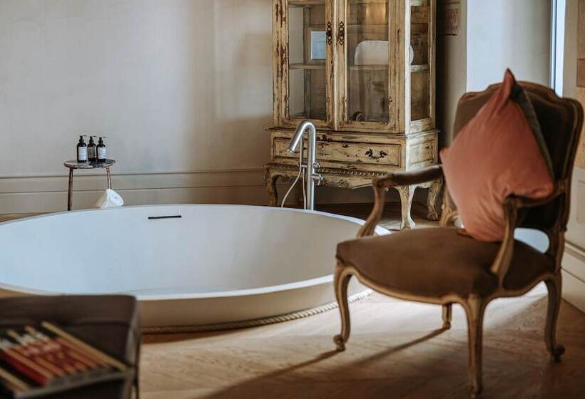 Президентский Люкс, Paragon 700 Boutique Hotel & Spa