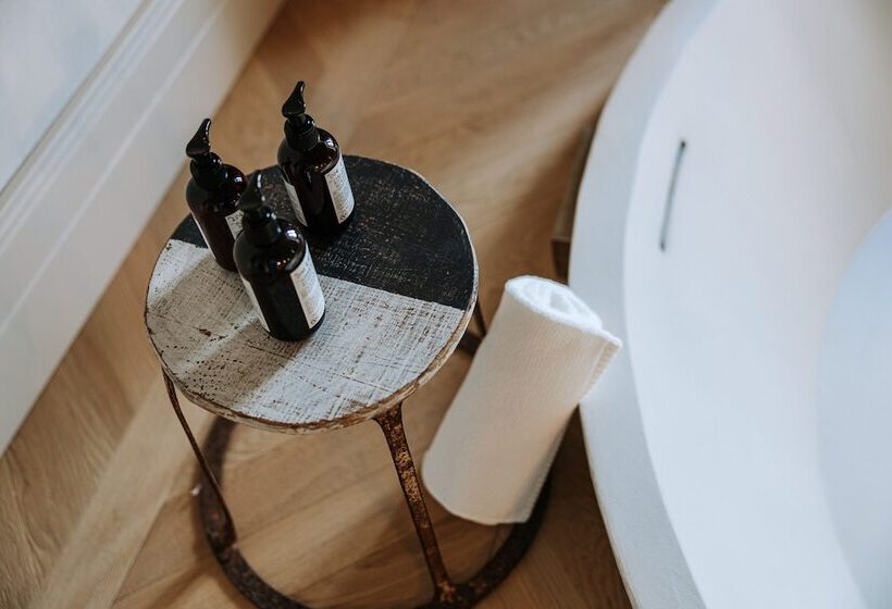 Президентский Люкс, Paragon 700 Boutique Hotel & Spa