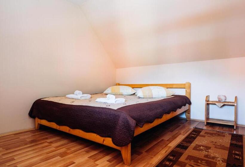 Quarto deluxe, Iris Panzio