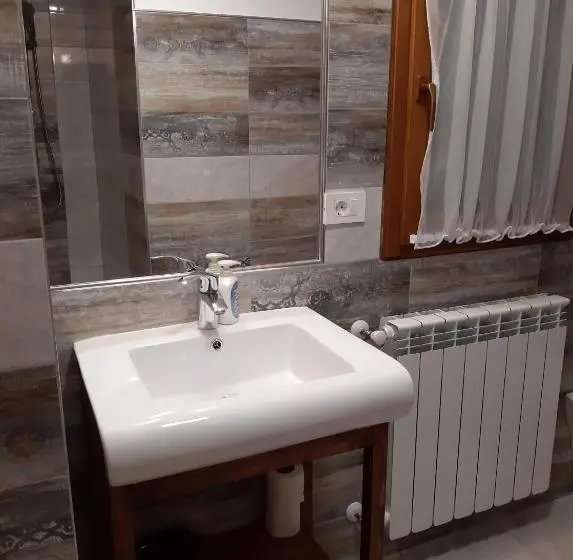 Comfort Kolmen Hengen Huone, Vila Confort