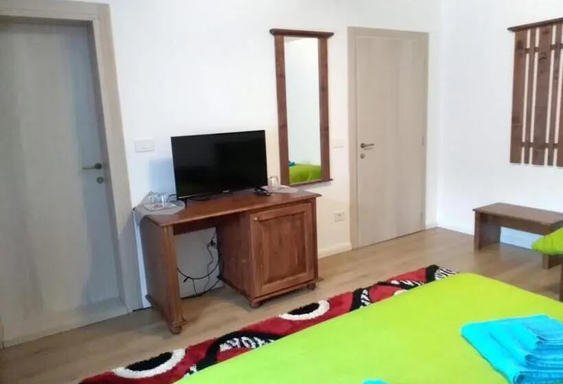 Comfort Kolmen Hengen Huone, Vila Confort
