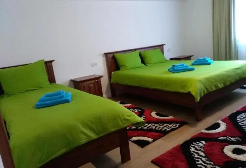 Comfort Kolmen Hengen Huone, Vila Confort