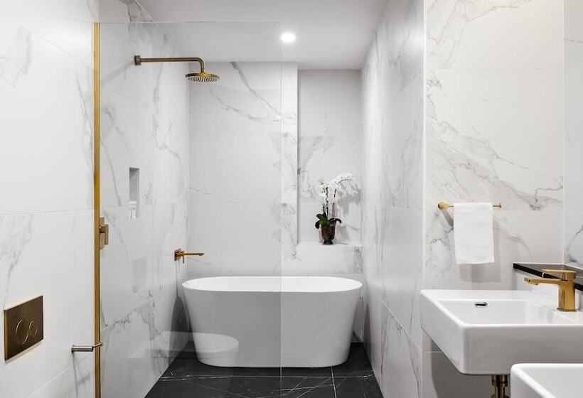 Номер Премиум Вид на Город, Crowne Plaza Sydney Burwood, An Ihg