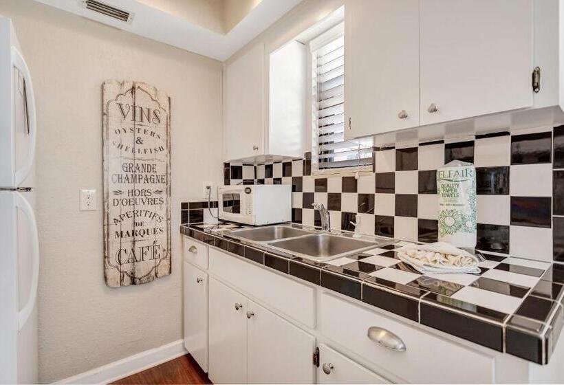 إستوديو قياسى, Gulf Winds Resort By Travel Resort Services