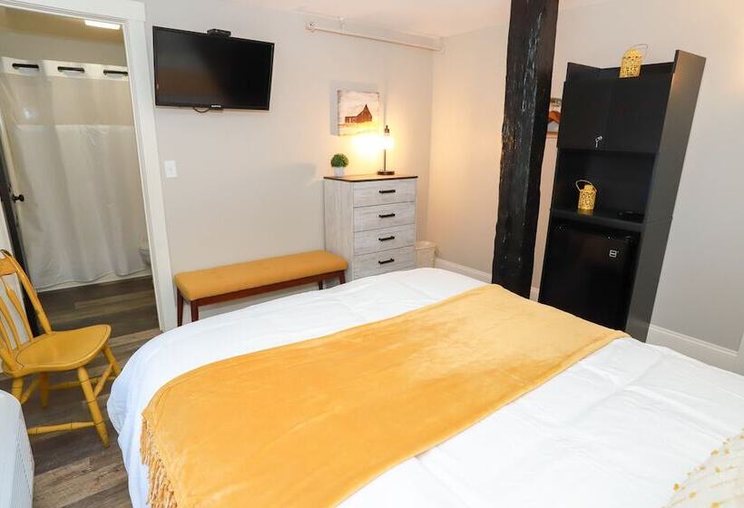 스탠다드 룸 더블 침대, Gunstock Inn & Suites