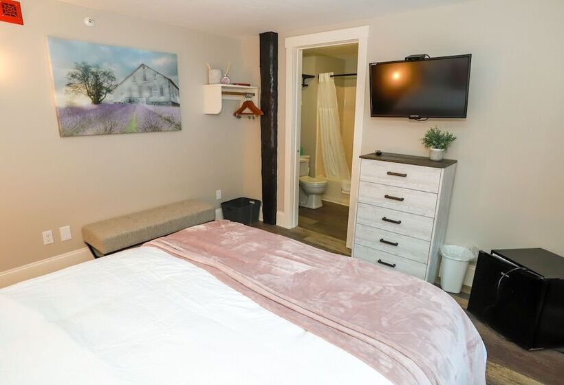 스탠다드 룸 더블 침대, Gunstock Inn & Suites