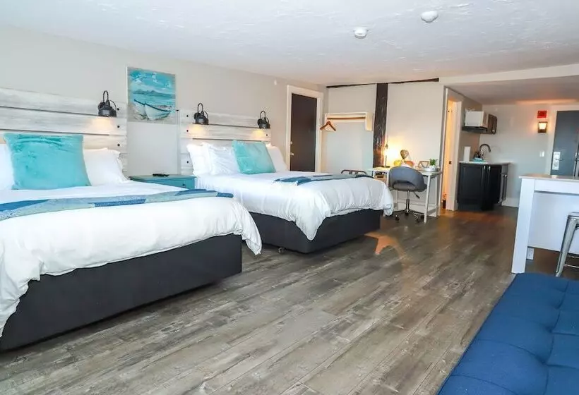 Standard studio with lake view, Gunstock Inn & Suites