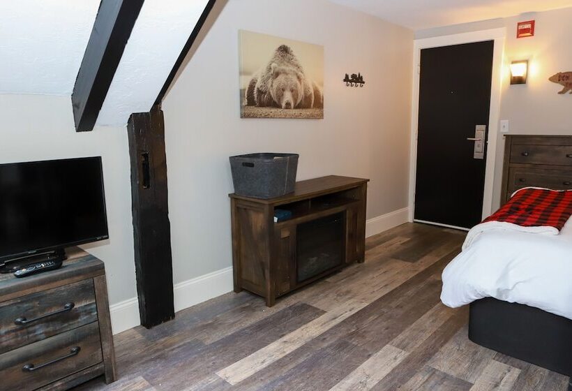 스탠다드 스튜디오, Gunstock Inn & Suites