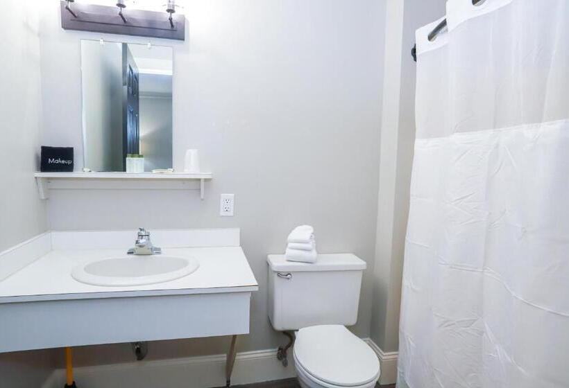 스탠다드 룸 킹사이즈 침대, Gunstock Inn & Suites