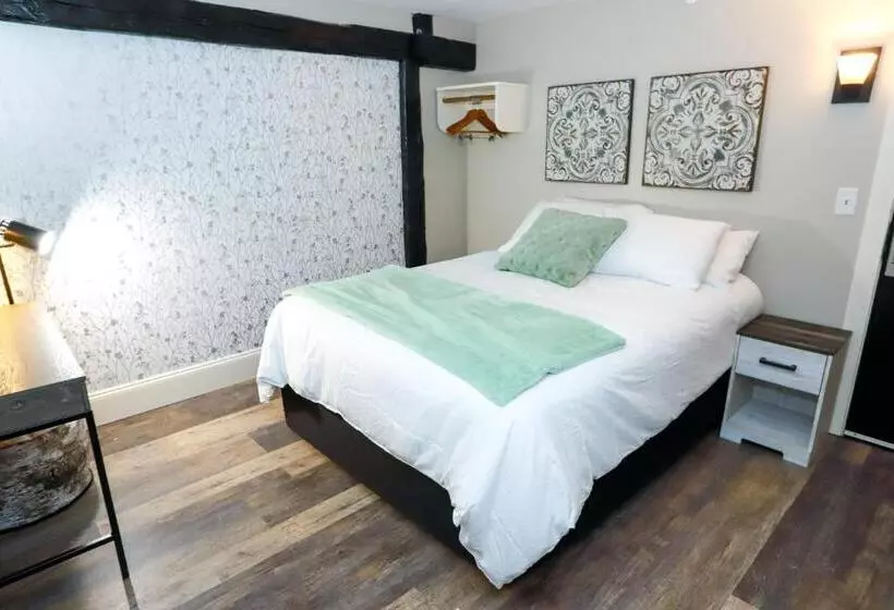 اتاق استاندارد با چشم‌انداز, Gunstock Inn & Suites